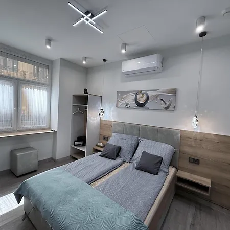 Summary Flat In Center