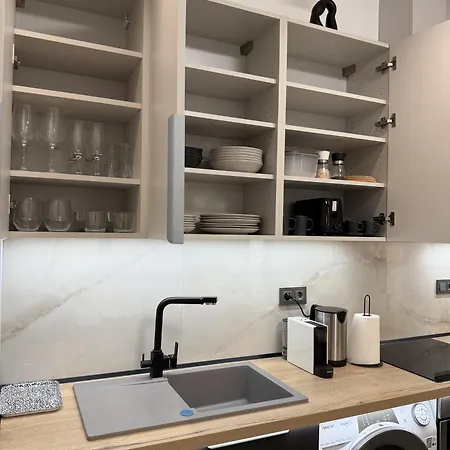 Summary Flat In Center Apartment *