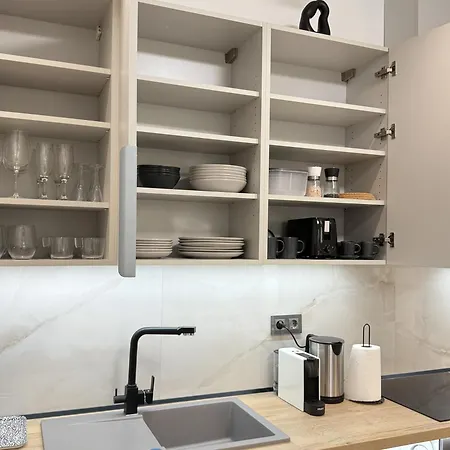 Summary Flat In Center Apartment