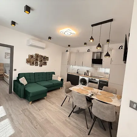 Summary Flat In Center *